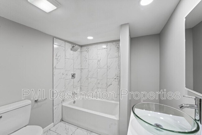 Building Photo - 5513 Hardy Ave