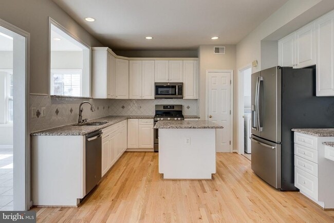 Building Photo - 12798 Thacker Hill Ct