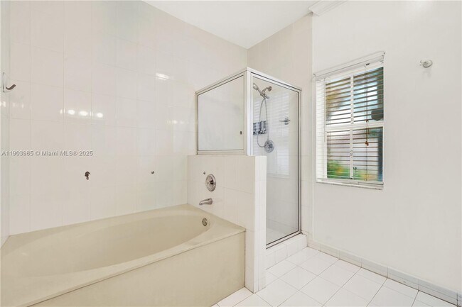 Building Photo - 13774 SW 124th Avenue Rd