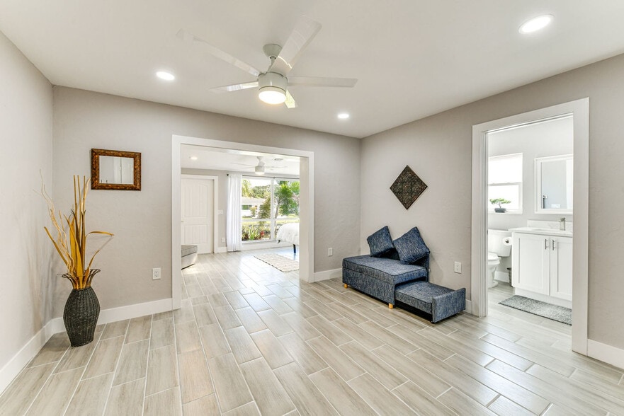 Building Photo - 2473 Yorkshire Dr