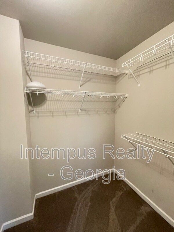 Building Photo - 3816 Thackary Dr