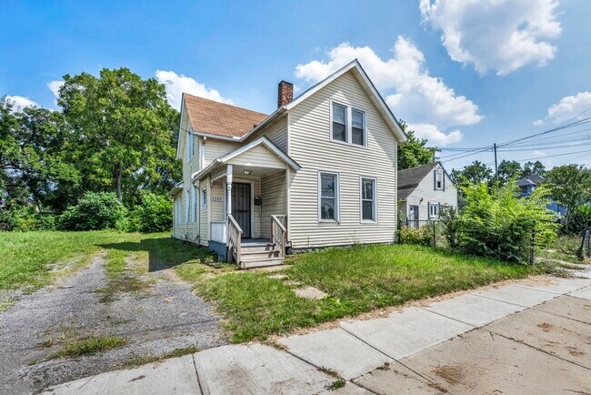 Building Photo - 3369 E 49th St