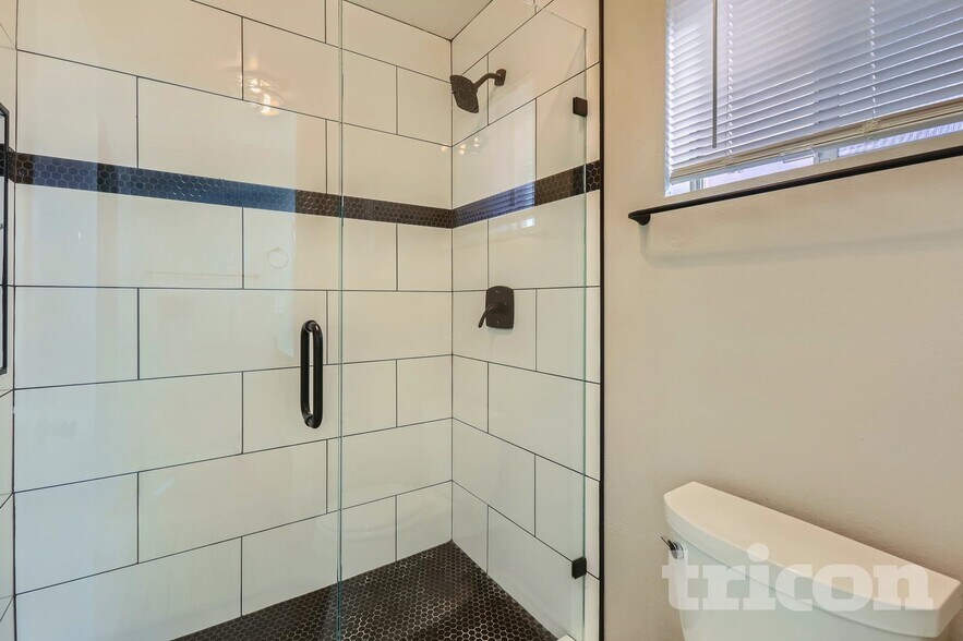 Building Photo - 2613 N 89th Dr