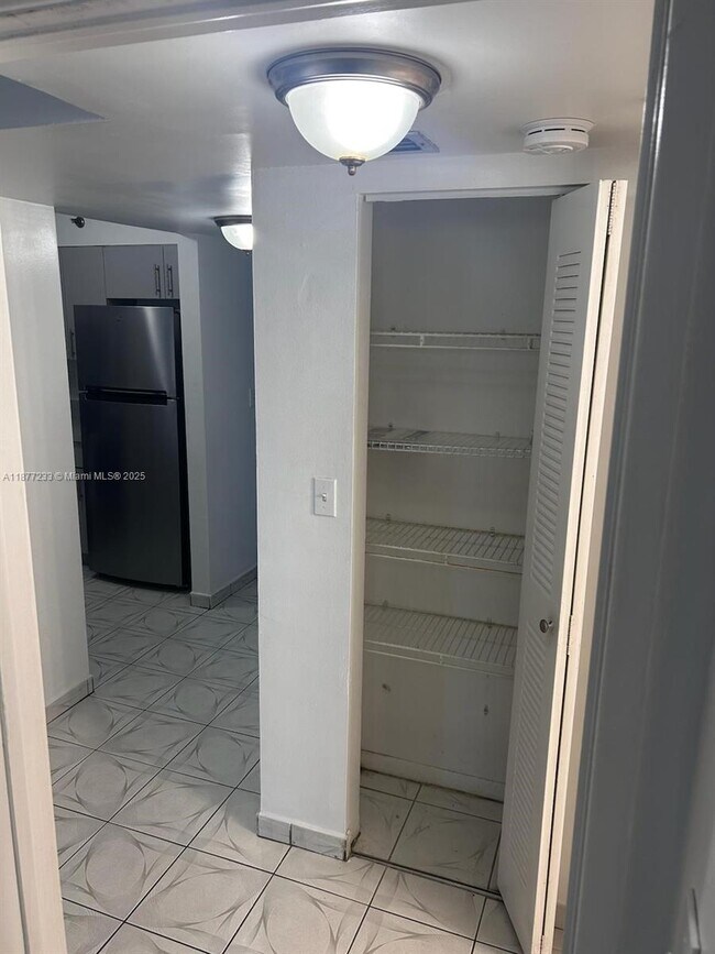 Building Photo - 501 SW 1st St