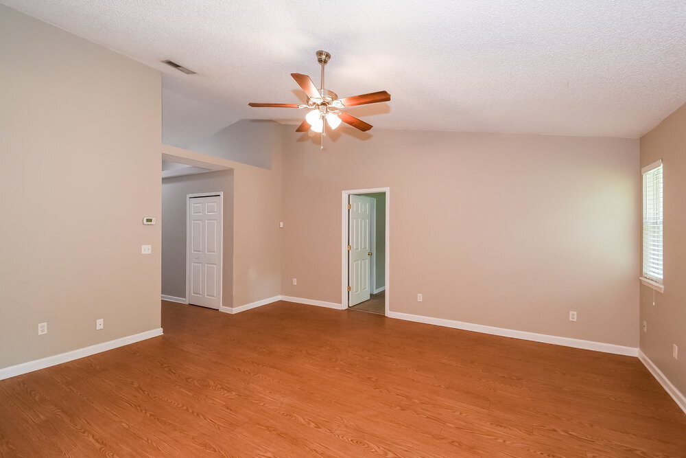 Building Photo - 542 Lewis Morris St