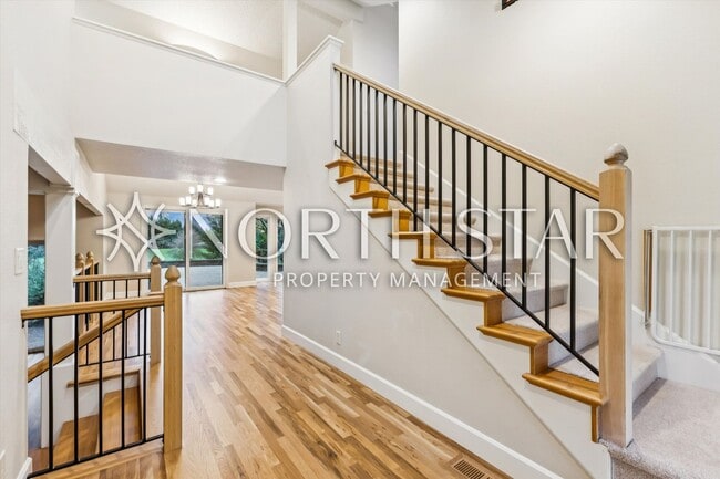 Building Photo - Escape to the Country, Spacious Contemporary in Wilsonville