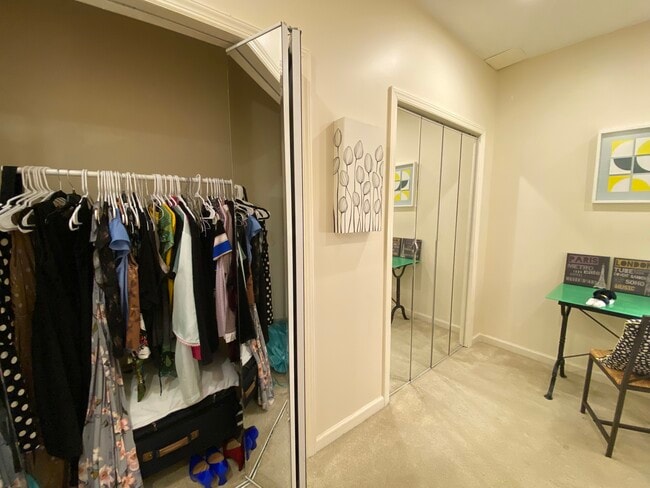 Unit # 1 - 5102 Warren Plz NW