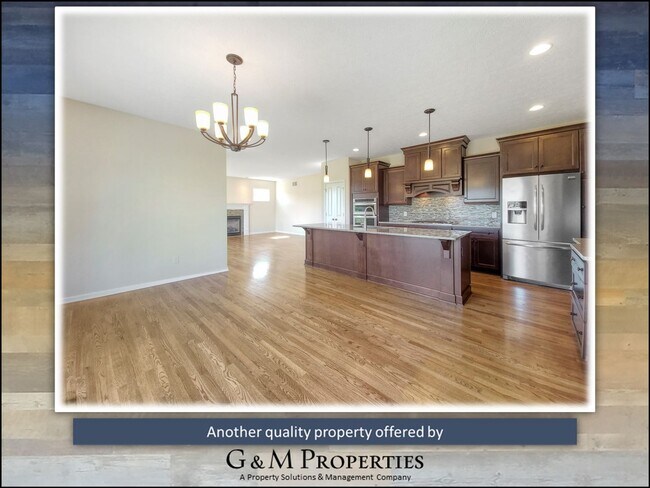 Building Photo - Rarely Available - Large Executive Rental ...