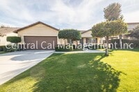 Building Photo - 3 Bedroom/2 Bath with Pool in the Southwest - $2395 Per Month!
