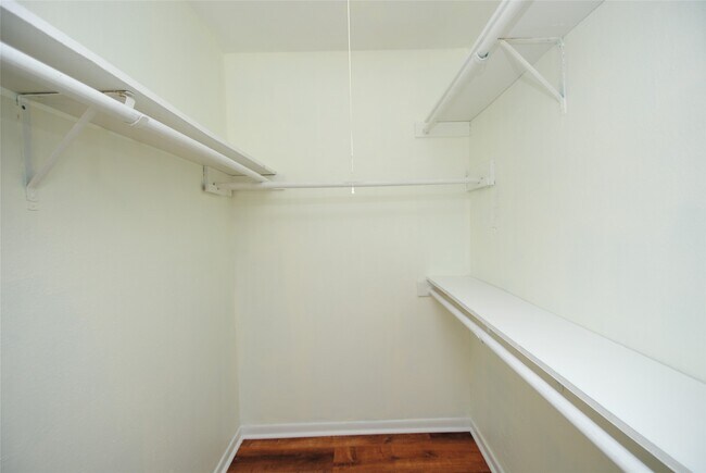 Building Photo - 11511 Creekhurst Dr