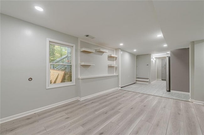 Building Photo - 435 Little Pines Ct