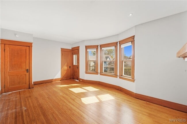Building Photo - 168 Villa Ave