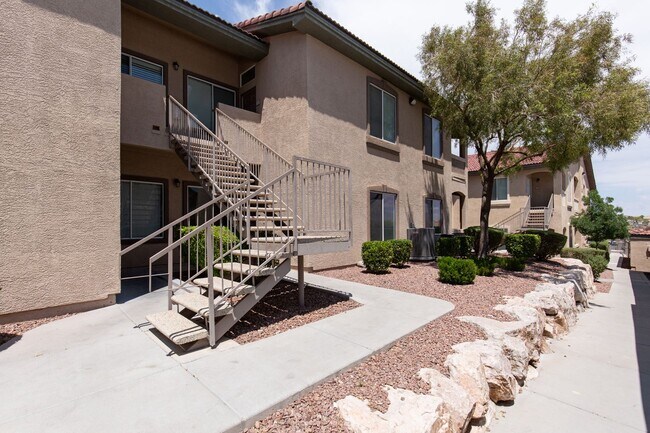 Primary Photo - 1st floor two bedroom in upscale NW commun...