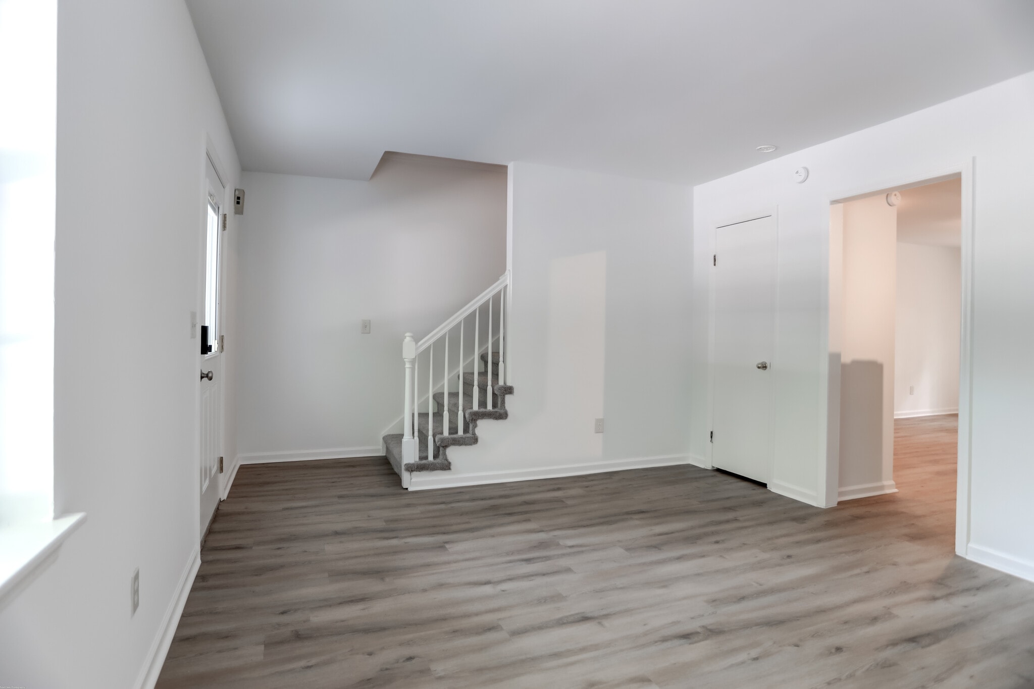 Building Photo - 1618 Poinsettia Rd