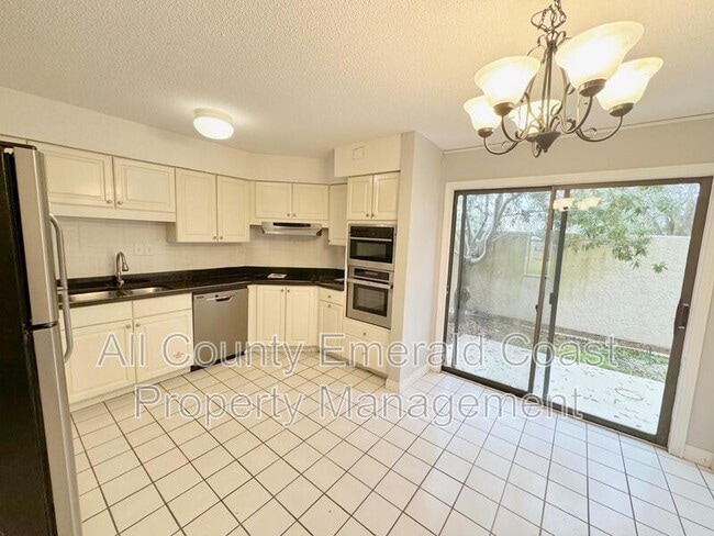 Building Photo - 930 Gulf Shore Dr