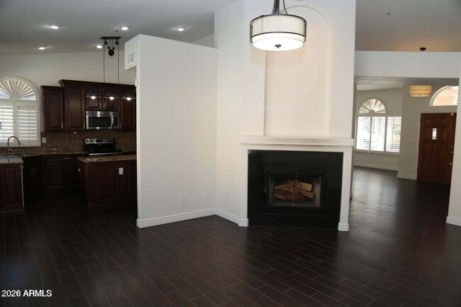Building Photo - 9014 E Larkspur Dr