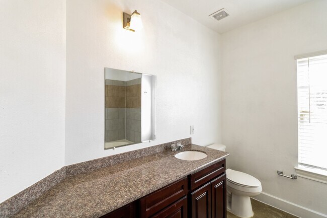 Building Photo - 3223 Bay Oaks Harbor Dr