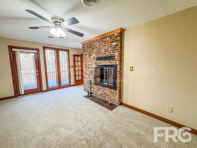 Building Photo - 1228 Forest Acres Dr