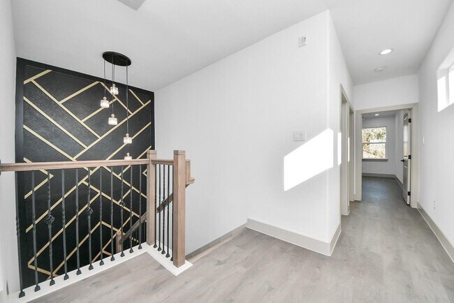 Building Photo - 7973 Joy St