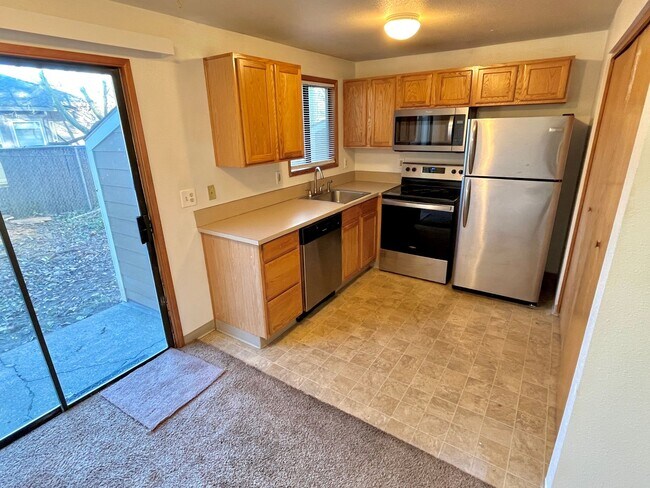 Building Photo - KOVSO01