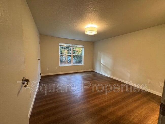 Building Photo - 8226 126th Ave NE