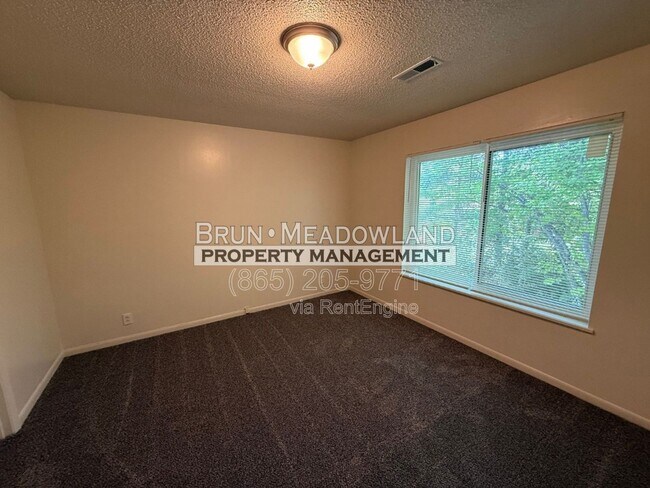 Building Photo - 10417 Victoria Dr