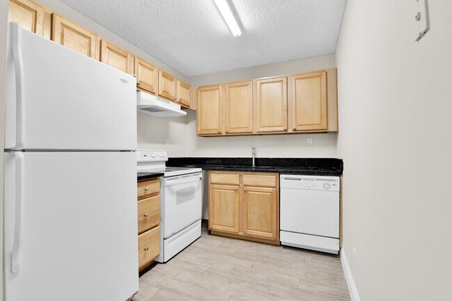 Building Photo - 414 Meadows Cir