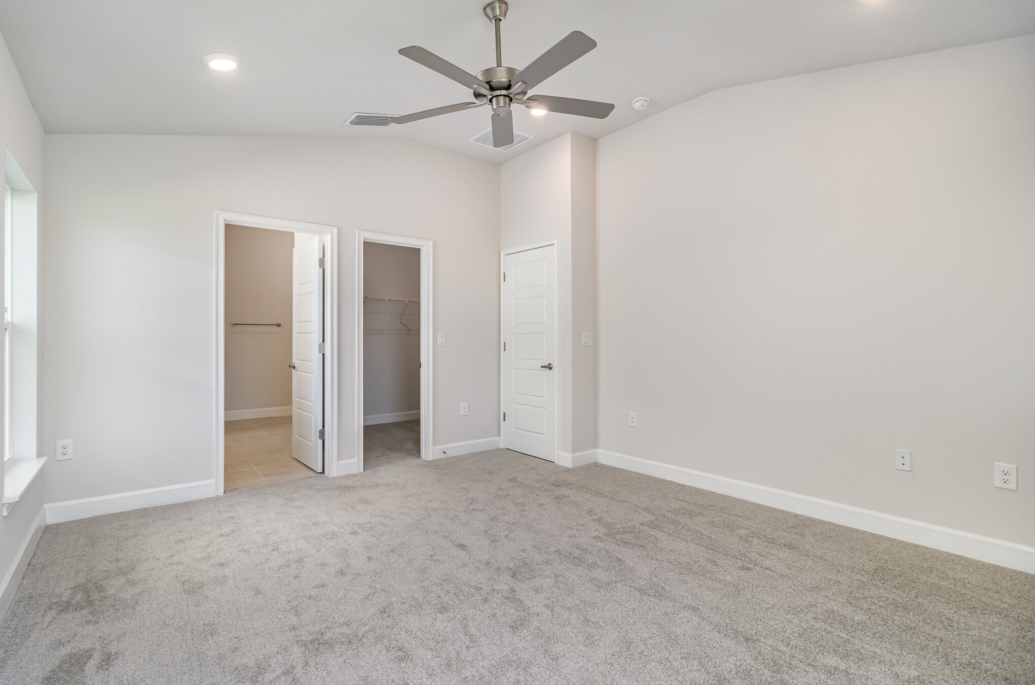 Building Photo - 2482 Carrick St NW