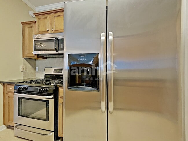 Building Photo - 368 Downing Creek Trl