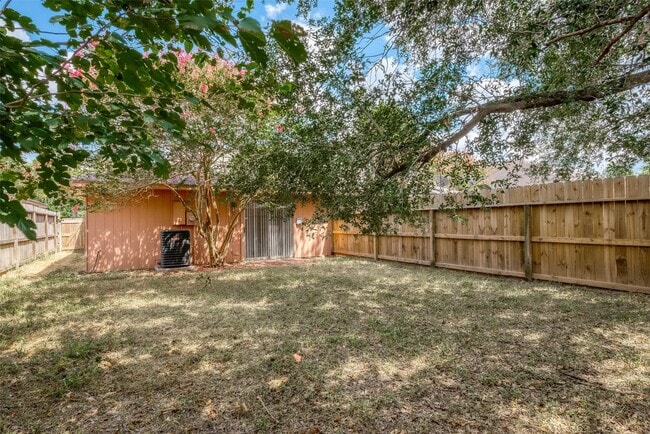 Building Photo - 11009 Crenchrus Ct