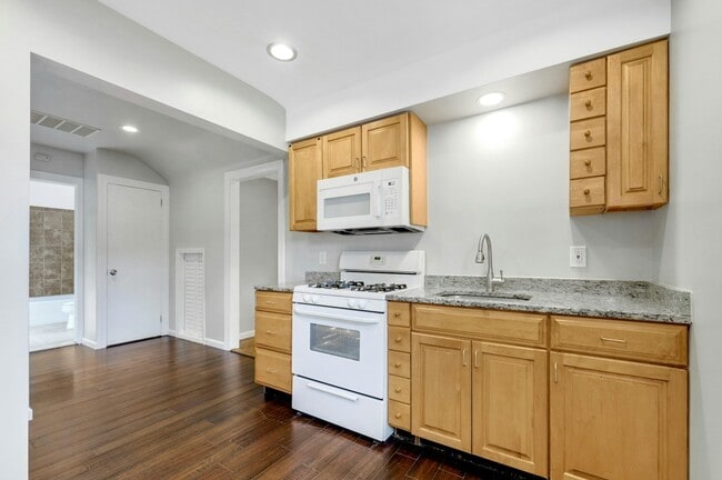 Building Photo - 215 New Milford Ave
