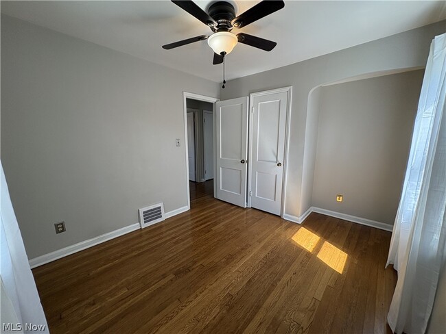 Building Photo - 602 Huntmere Dr