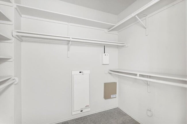 Building Photo - 10525 Hainsworth Park Dr