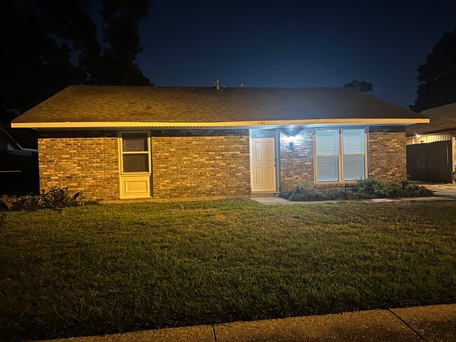 Building Photo - 11752 Sewanee Dr