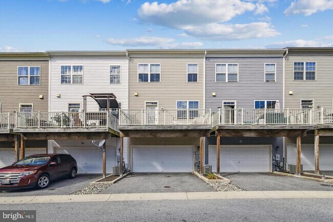 Building Photo - 605 S Cherry Grove Ave