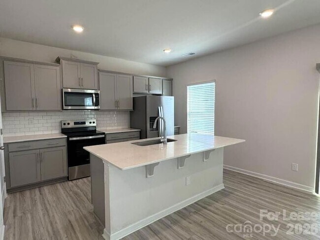 Building Photo - 7898 Old Brk Rd