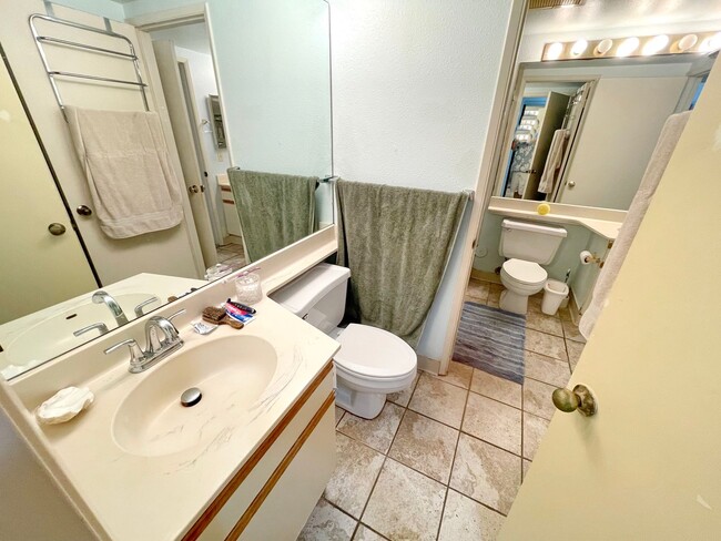 Building Photo - Charming 1BR, 1.5BA Ground Floor Condo – Fully Furnished & Move-In Ready! Seasonal Rental Availab...