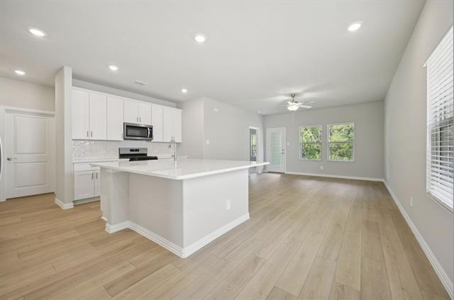 Building Photo - 518 Clover Crk Dr