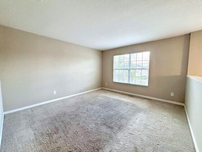 Building Photo - 34408 Alicante Ct