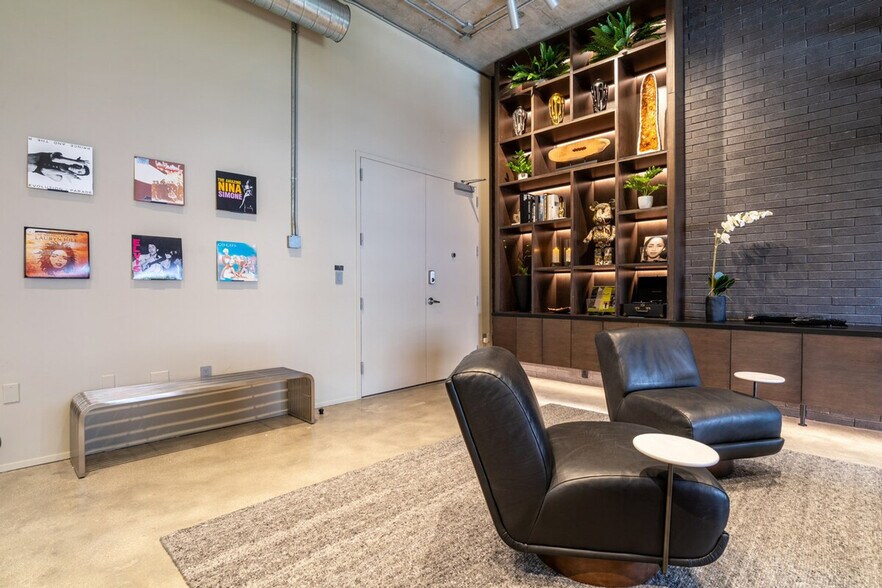 Building Photo - 250 NW 23rd St