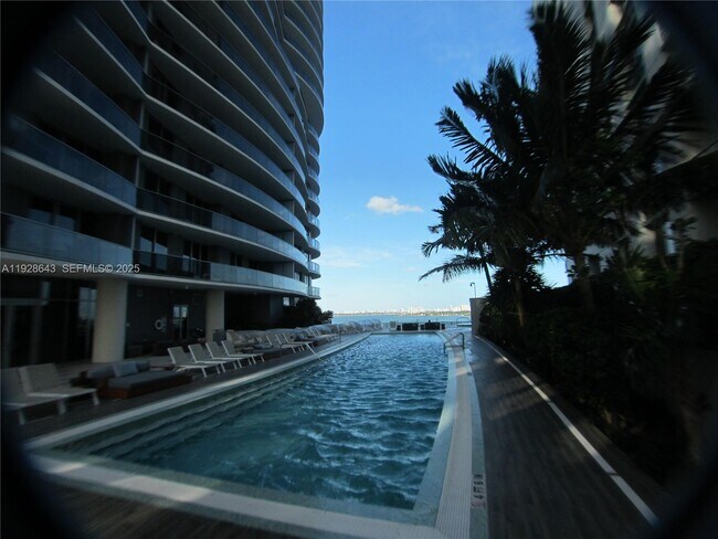 Building Photo - 488 NE 18th St