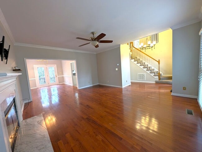 Building Photo - Beautiful 2 story, 4 bed, 2.5 bath Home Located in the Davis Lake Community!