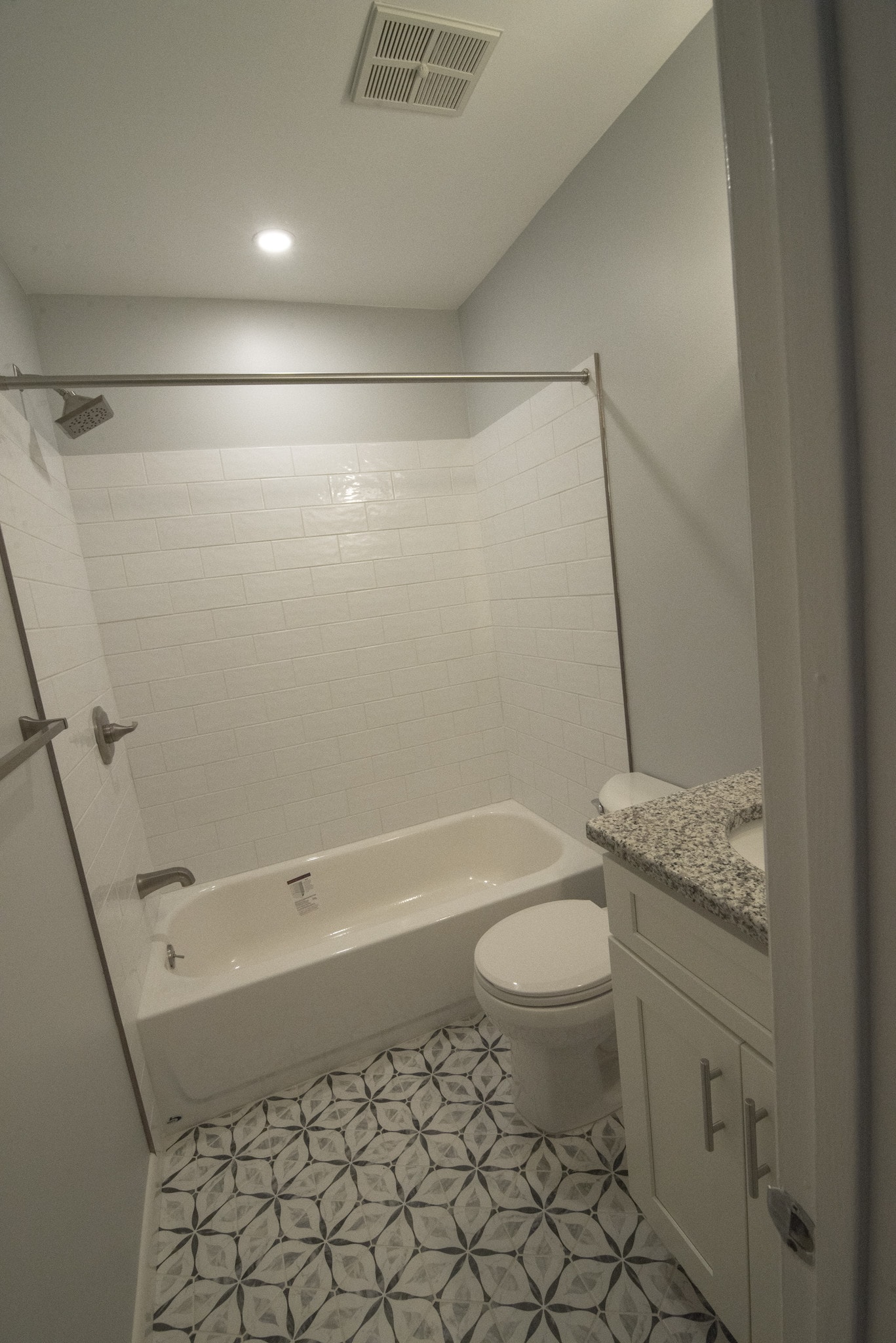 Brand new tub and toilet - 1825 Bridgetown Pike