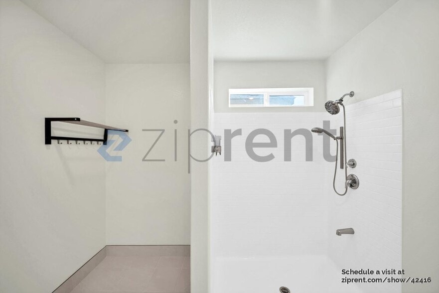Building Photo - 41207 Alegria Ln