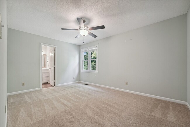Building Photo - 107 Towne View Trail
