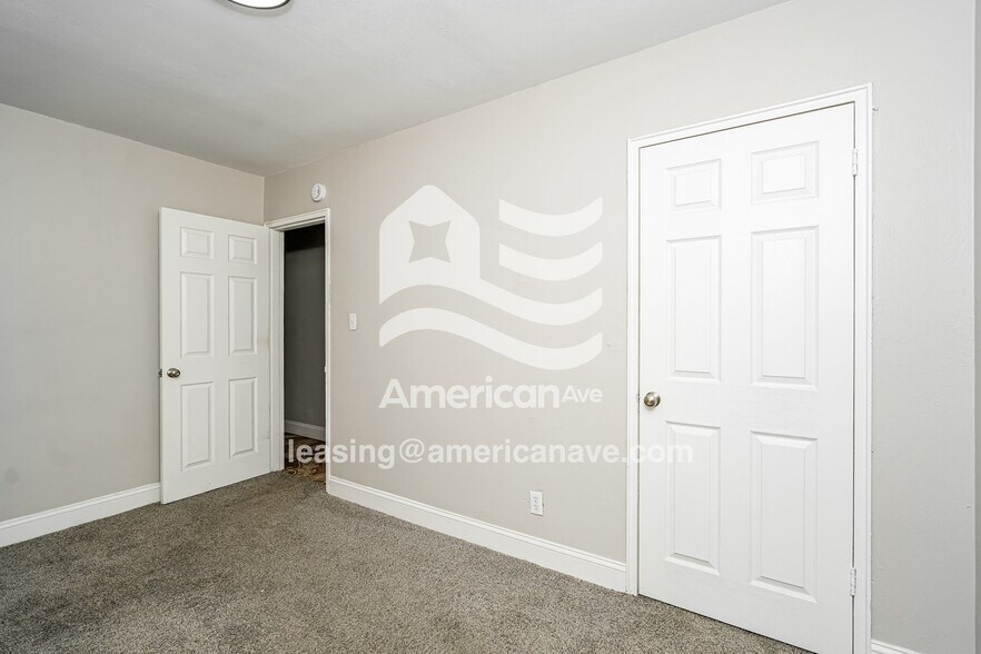 Building Photo - 1531 N Indianapolis Ave