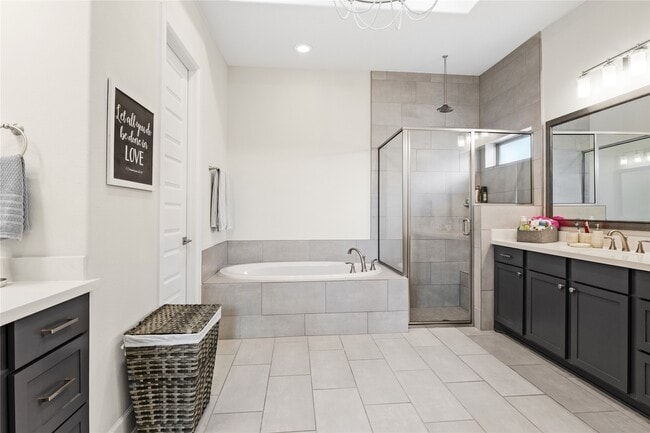 Building Photo - 5435 Farm Hill Way