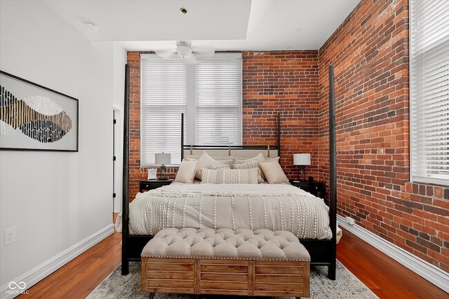 Building Photo - 430 N Park Ave