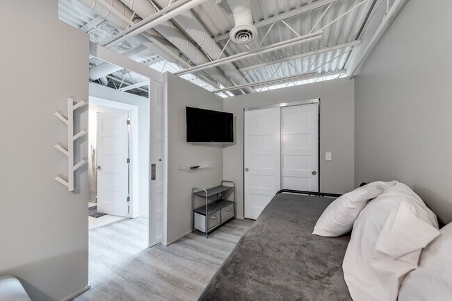 Building Photo - 367 Auden Ave