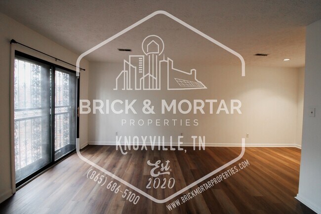 Building Photo - 4003 Valley View Dr NE